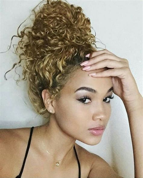 Pin By Annipooh On Facehair Look Curly Hair Styles Naturally Curly Hair Styles Natural
