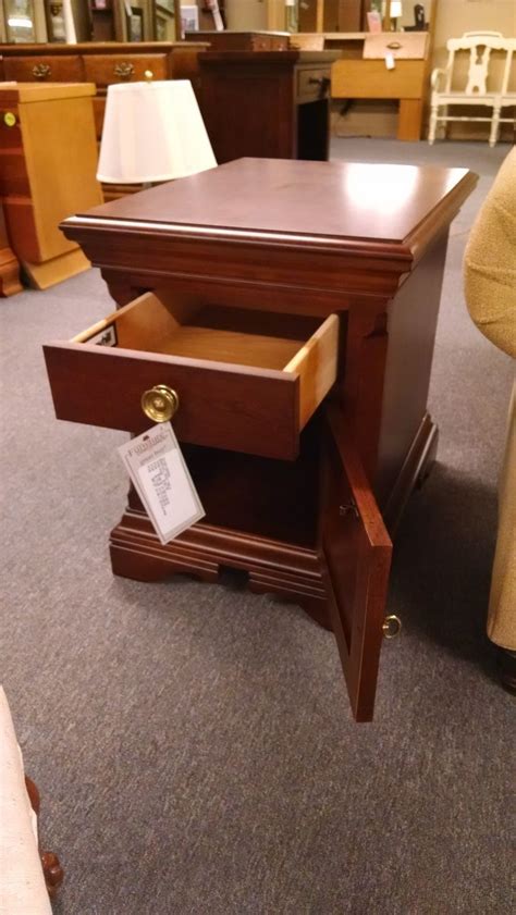 Be the first to ask a question about this product. BROYHILL END TABLE | Delmarva Furniture Consignment