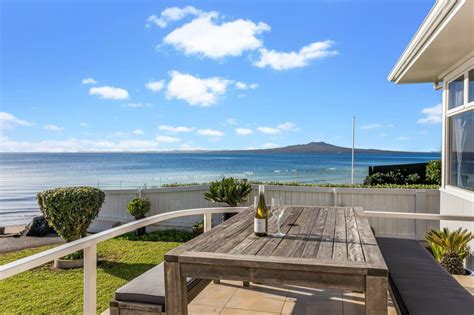 This Superb Home Enjoys A Prized Absolute In Auckland Auckland New