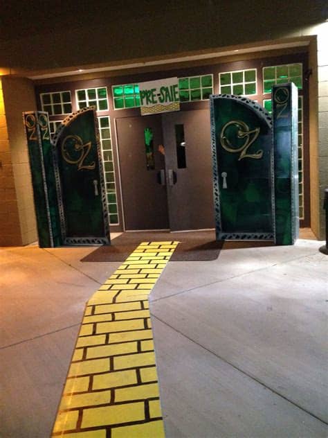 17:15 jjgeneral1 arcade 5 626 просмотров. Wizard of oz homecoming spirit week theme with Oz doors ...