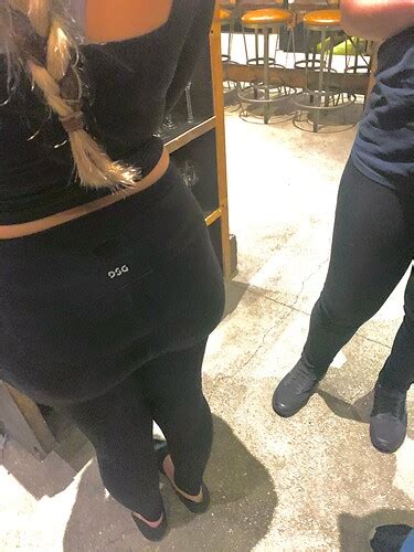 phat ass teen hostess spandex leggings and yoga pants forum
