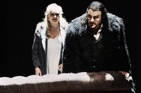 The world premiere was conducted by richard wagner. "Der fliegende Holländer" in 60 Minuten | MUSIK HEUTE