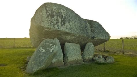 Brownshill de grootste dolmen van Ierland Het Hunebed Nieuwscafé