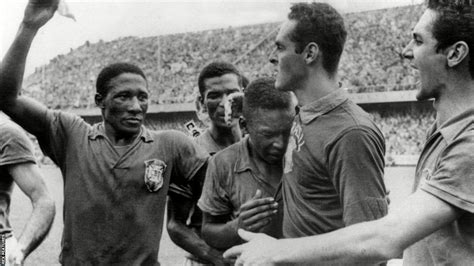 Pele Brazil Legends Extraordinary Career In Pictures Bbc Sport