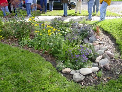 Using the calculation method mentioned above, you can determine how much water your garden needs and if your roof is capable of collecting the same, if not more, quantity. A complete guide to building and maintaining a rain garden ...