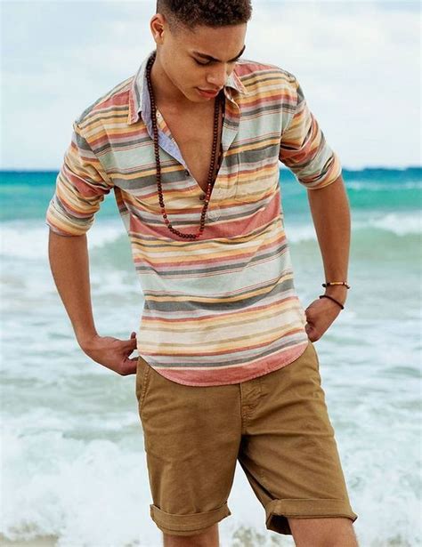 50 Ideas For Men Should Wear While On The Beach 50