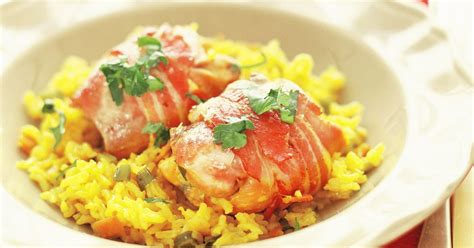 Combine hot cooked rice, onion mixture, chicken, beans, diced tomatoes and chiles, and 1 1/2 cups cheese in a large bowl. Chicken, bacon and rice bake