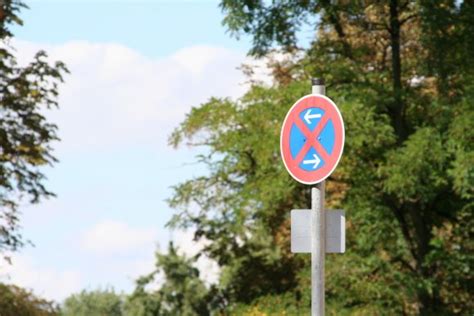 Spezialisiert parken verboten schild zum ausdrucken word. Parken_Verboten Verkehrsschild Pfeile kostenlose Bilder ...