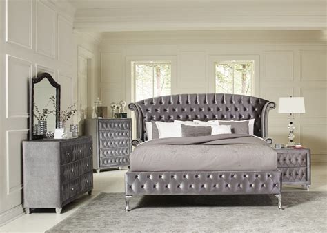 Coaster Furniture Deanna 4 Piece Upholstered Platform Bedroom Set In Grey