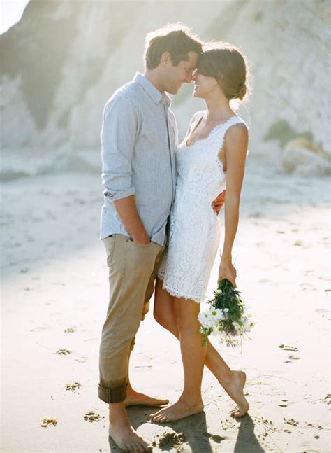 Simple Outdoor Engagement Session | Outdoor Engagement Session Ideas