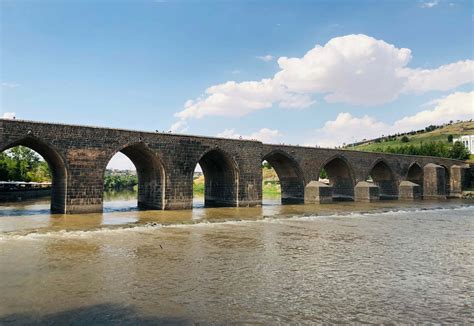 On Gözlü Köprü Diyarbakır Konumu Fotoğrafları Ve Hakkındaki