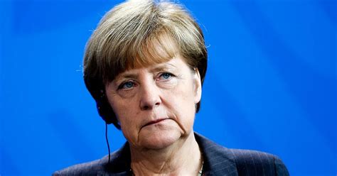 la respuesta de angela merkel que hizo llorar a niña refugiada infobae