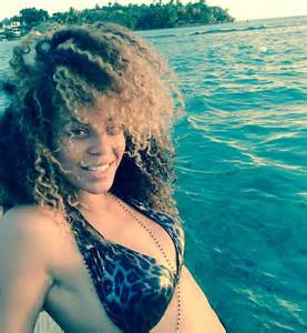 Page 10 Of 11 Beyoncé Shares Bikini Vacation Photos On Her Tumblr