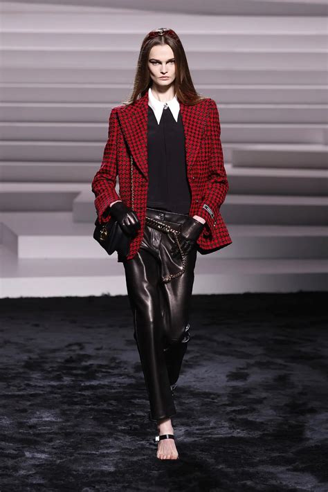 Versace Fashion Show Runway Ready To Wear Fall Winter Milan