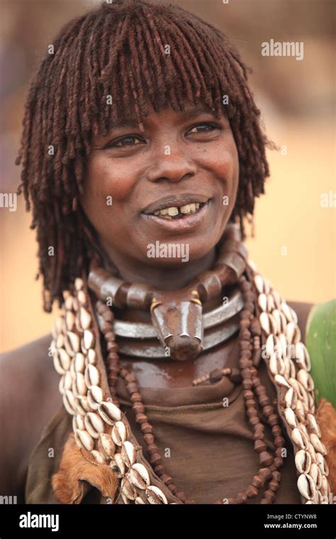 Girl Erbore Tribe Hi Res Stock Photography And Images Alamy