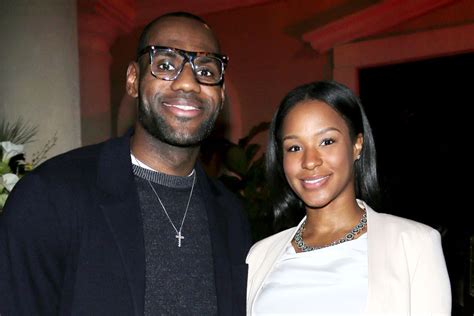 Photos Lebron James And Wife Savannah Celebrate Lakers Deal With Amazing