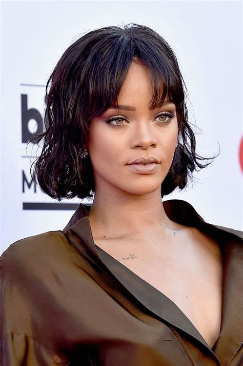 19 Side Fringe Hairstyles That Are Anything But Basic In 2020 Rihanna