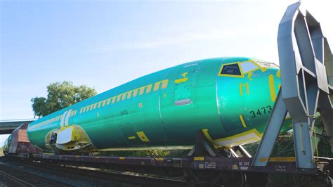 boeing 737ng fuselage being transported by rail boeing boeing 737 boeing planes