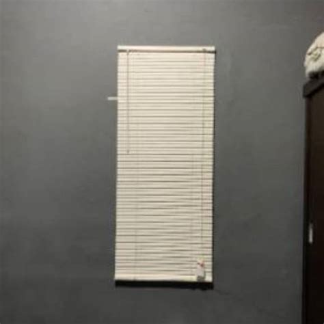 Gorden misalnya, penutup jendela ini terbuat dari kain dan bisa dibuka tutup ke arah samping jendela. Tirai Lipat Venetian Blinds Kris 60 ACE Penutup Jendela ...