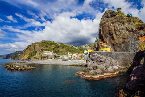 All the numbers are averages from decades of weather data. Ilha da Madeira - Guia Completo da Região | Dicas de Viagem