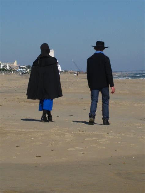 Even The Amish Enjoy The Beach Maybe Go On Vacation Picture Places