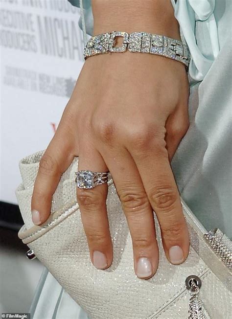 Jlo Engagement Ring Marc Anthony All Of Jennifer Lopezs Engagement
