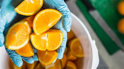 Water And Citrus Aurantium Dulcis Peel Extract Orangenschalensud