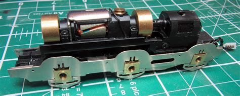The j15 engine has a 78 mm (3.07 in) cylinder bore and 77.6 mm (3.06 in) piston. Hornby GER J15 0-6-0 EasiChas