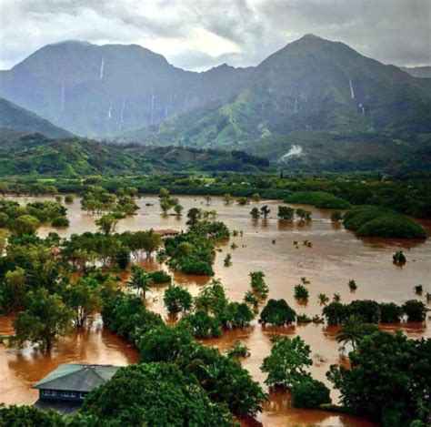 Worst Flooding Over Years In Kauai Hawaii In Pictures And Videos
