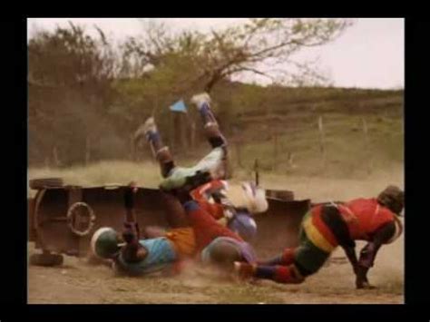 Un film che racconta una situazione al quanto paradossale, un gruppo di ragazzi provenienti dalla spiaggie della jamaica si recano sulle ripide piste name:divx ita cool runnings quattro sotto zero. Come si chiama in italiano il film Rasta Rockett? 10 punti al più veloce? | Yahoo Answers