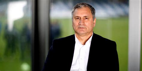 A true floridian, born and raised, he has serviced the community in areas of nursing both in hospital, rural and the homeless throughout his career. De Tien: Nederlandse voetballers met financiële problemen ...
