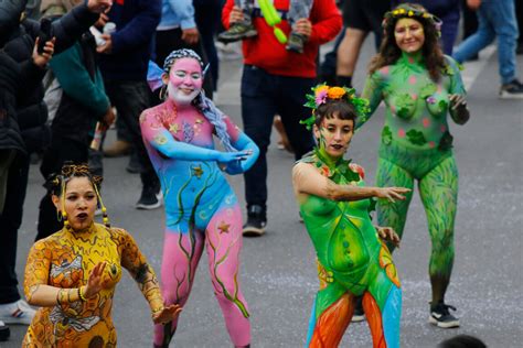 Carnaval Mil Tambores En Fotos Cuerpos Pintados Bailes Y Mucho Color