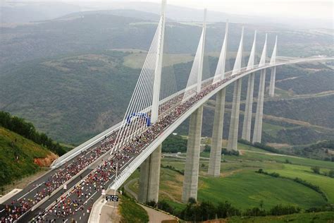 Pin By Barbara On Roads In 2019 Worlds Longest Bridge Famous Bridges