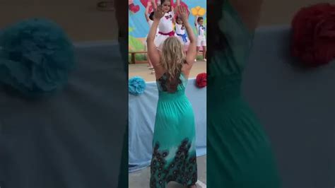 Mamá Baila Con Su Hija Youtube