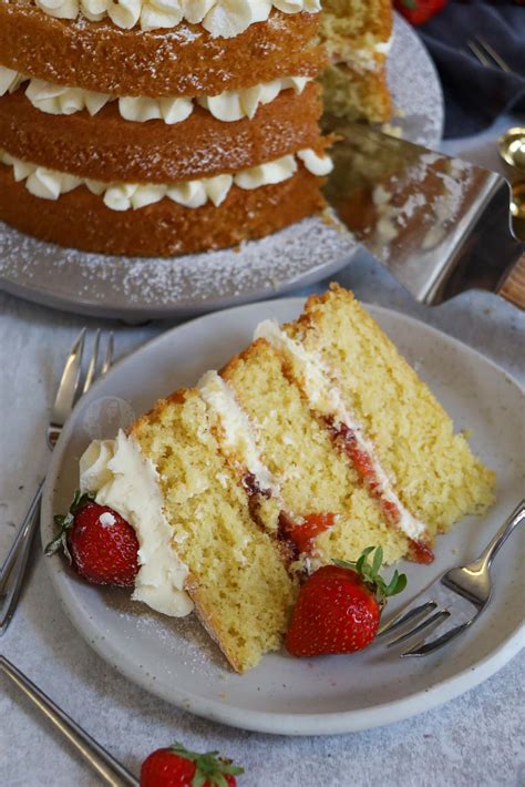 Victoria Sponge Celebration Cake Janes Patisserie