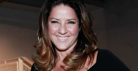 Assim como o de tantos outros profissionais ligados a atividades essenciais, nosso trabalho tem sido maior do que nunca. Christiane Pelajo dá bronca em equipe ao vivo no GloboNews