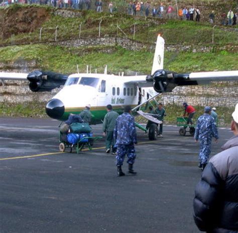 Lukla Plane Crash In Nepal Kills 16 Tourists 2 Crew Welt