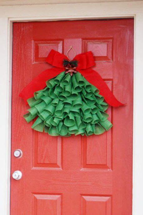 18 Diy Christmas Door Decorations Holiday Door Decorating Ideas