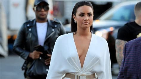 Demi Lovato Responds To Daca We Should Be Helping