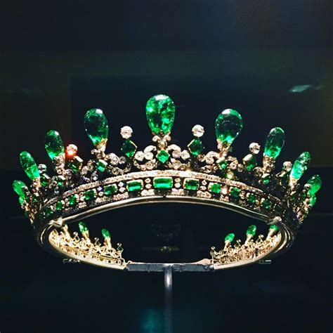 Queen Victorias 1845 Emerald Diadem Designed By Prince Albert Last