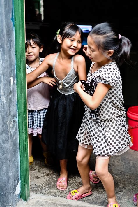 Chinese Village Little Girls Fujinon Xf 35mm F14 R Fuji Flickr