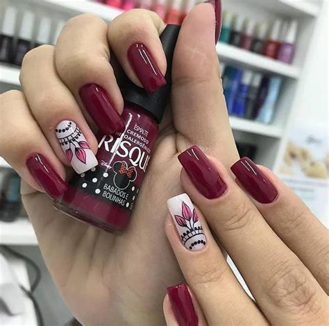 Uñas acrílicas decoradas 2020 preguntas a tus amigas locas acrílicas decoradas y nuevas tendencias, o tener unas bonitas y muy femeninas acá te vamos a compartir muchas imágenes sobre. Decorado uñas en 2020 | Uñas vinotinto decoradas, Manicura ...