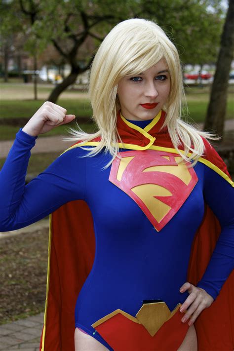 30 supergirl cosplayers who will make you a man of steel creative cosplay designs