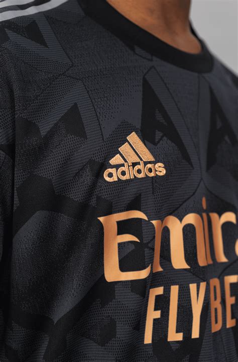 Arsenal Présente Son Nouveau Maillot Extérieur Pour La Saison 2022 2023