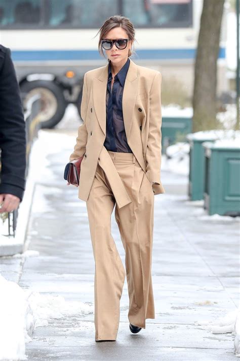 Victoria Beckham With A Beautiful Beige And Oversize Suit Victoria
