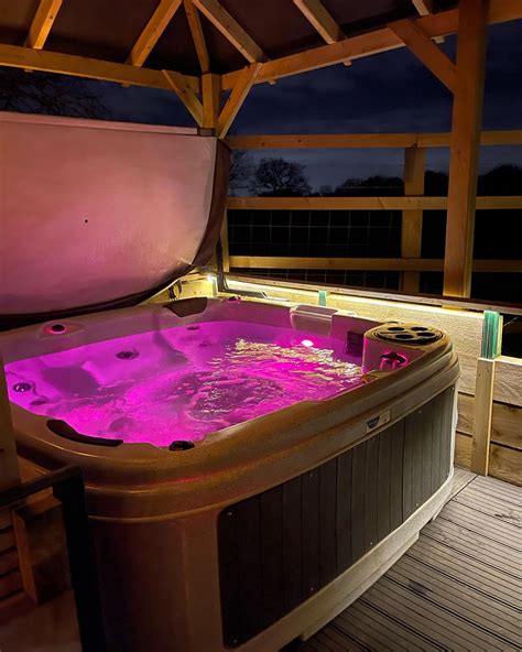 Escape Hsg282 Hot Tub Rotospa