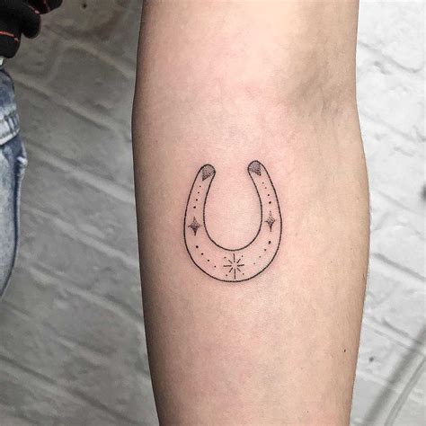 Minimal Horseshoe Tattoo Ʊ