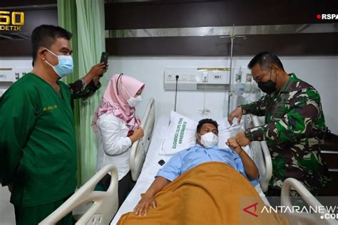 Kasad Semangati Prajurit Tni Yang Tertembak Kkb Di Papua Antara News