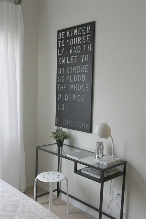 I must admit that i thought washi tape was a little young and too decorative for too many truly cool projects. {Before and After} DIY Guest Bedroom Decor Makeover ...
