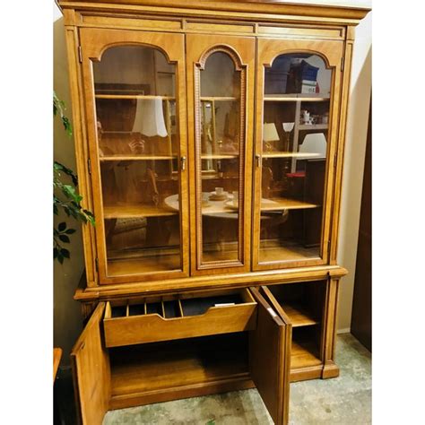 New year new you, save 20% on all orders over 2500$ and 10% on all orders up to 2500$. 20th Century Asian Thomasville 2 Piece Burl Wood China ...